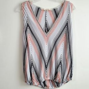 Max Studio Womens Juniors V-neck Top  Summer